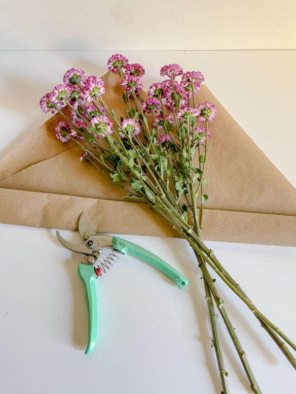 Wrapping Techniques for Florists - Article on Thursd