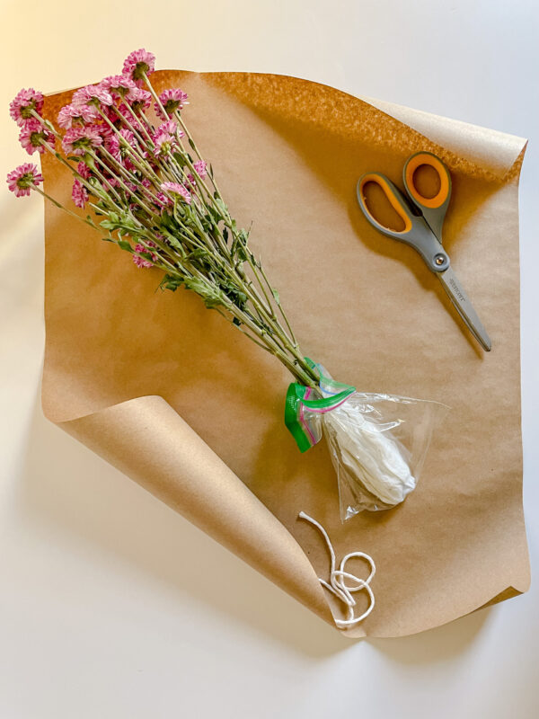 HOW I WRAP BOUQUETS IN PAPER  KRAFT / BROWN PAPER BOUQUET