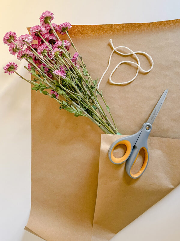 How to Wrap Flower Bouquet with Brown Paper 🤎 A Step by Step